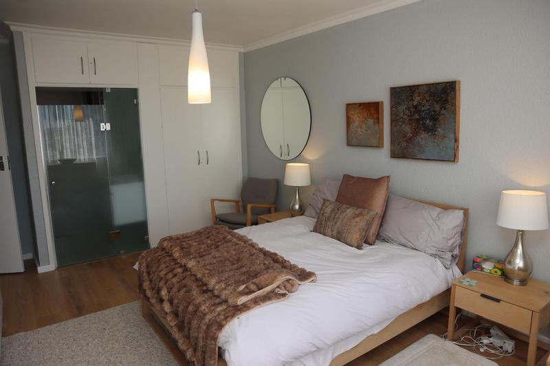 To Let 2 Bedroom Property for Rent in Sea Point Western Cape